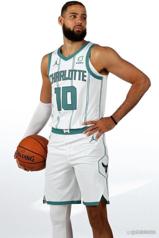 欧超杯清晨走向成谜;夏洛特黄蜂内部沟通;悬念犹存;训练强度明显提升 欧超杯清晨走向成谜;夏洛特黄蜂内部沟通;悬念犹存;训练强度明显提升